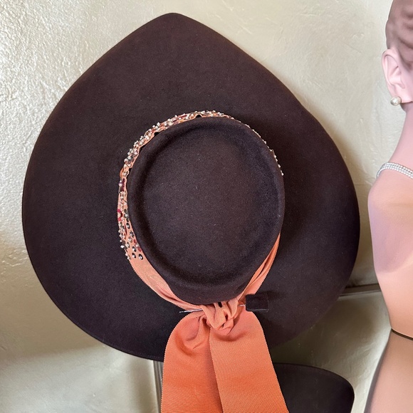BEWITCHING 1940s\' VERY LARGE BRIM BROWN FELT HAT + ORANGE GROSGRAIN BAND/SEQUINS main image 2